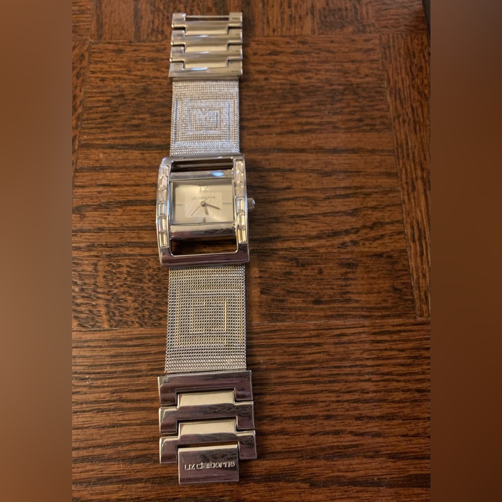 🔥LIZ CLAIBORNE WATCH🔥 - Picture 6 of 8
